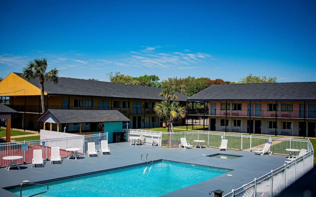 Biloxi Beach Hotel