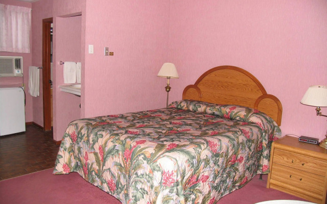 Seven Oakes Motel
