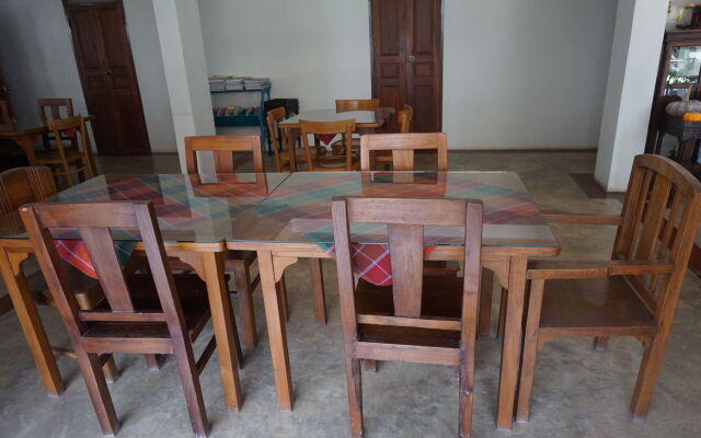Sri Chiangkhan Hotel