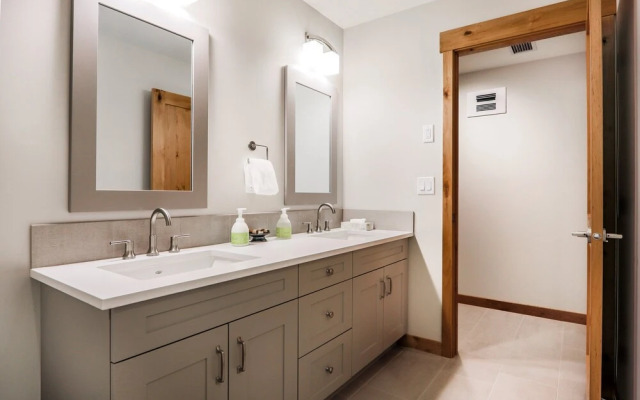 White Spruce Lodge by Spring Creek Vacations