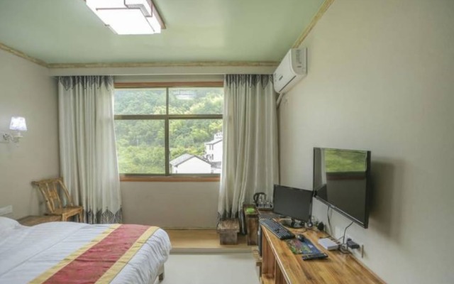 Xiaoqiaoliushui Renjia Inn