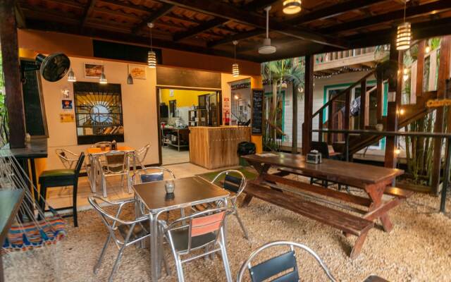 Tramonto ROJO Santa Teresa Guest House