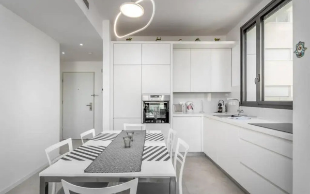 Kerem Hateimanim Area-3 BR with Balcony