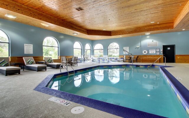 Holiday Inn Express & Suites Aurora - Naperville by IHG
