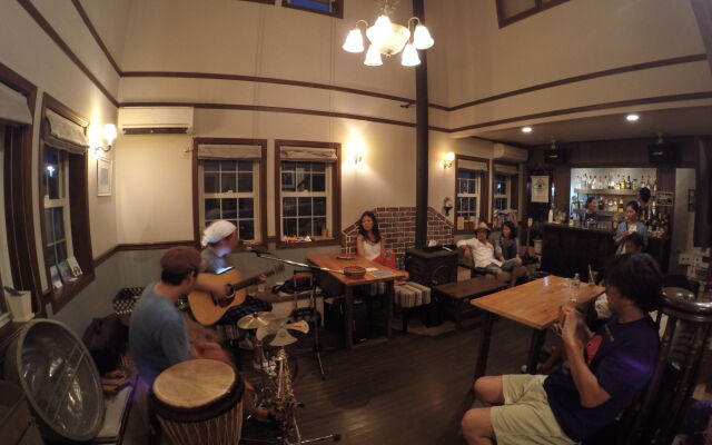 Iza Kamakura Guest House & Bar - Hostel
