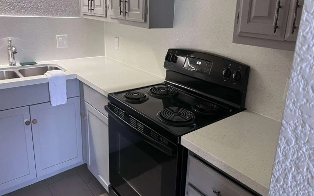 Days Inn by Wyndham Sulphur West