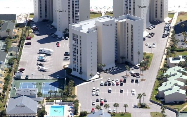 Shoreline 1041 Condo by RedAwning