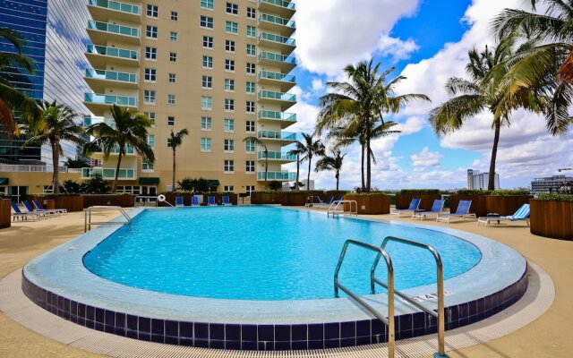 One Broadway Brickell Apartments by NUOVO