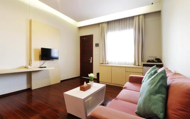 Pejaten Valley Residence by ZUZU