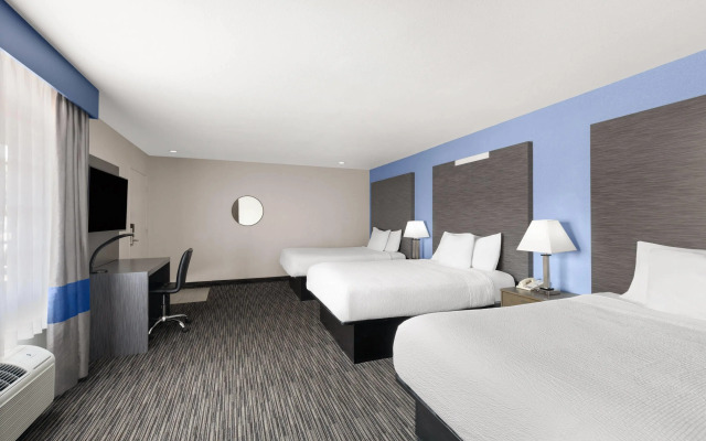 Travelodge Inn & Suites by Wyndham Anaheim on Disneyland Dr