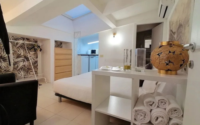 Mercanti Attic Version