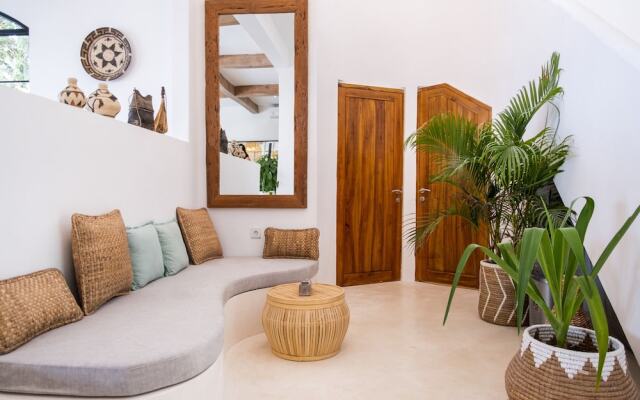 NEW ! Stunning 4BR Jungle View Villa in Lovina