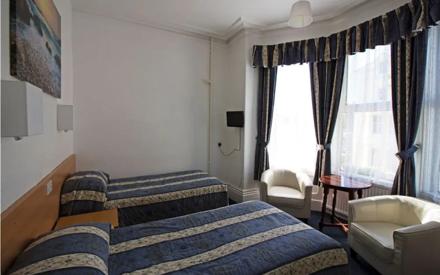 Evans Hotel