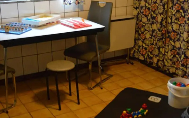 Charming Belgian Getaway, Vakantiewoning in Oudsbergen - 3 Bedrooms & Garden