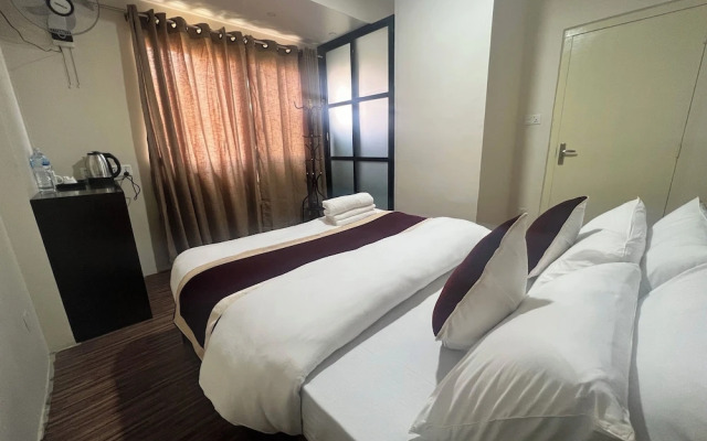 Hotel Down to Earth