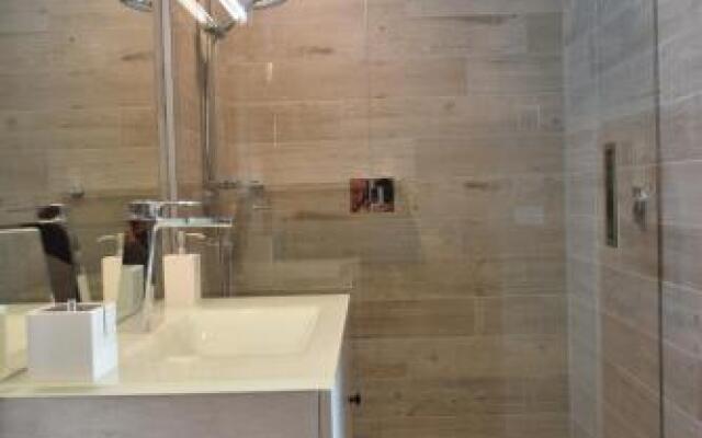 157 Field Way Luxury Lodge
