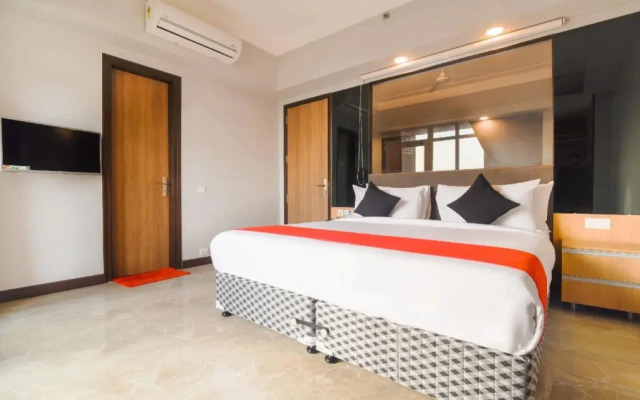 Collection O 30080 Sapphire 83 Mall