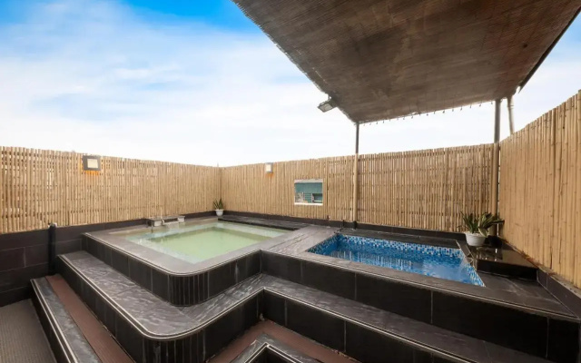 Azumaya Hai Ba Trung 1 Hotel