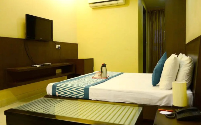 Pelican Hotel by OYO Rooms