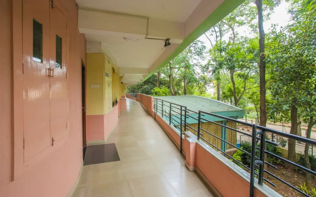 Hotel Comforts Suites