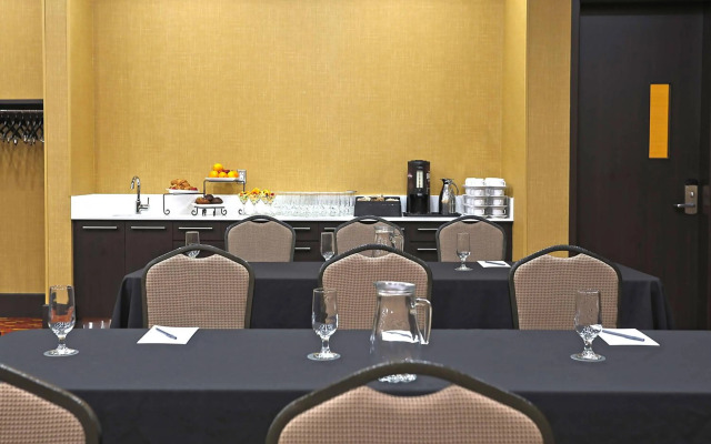 Courtyard by Marriott Montreal West Island/Baie D'Urfe