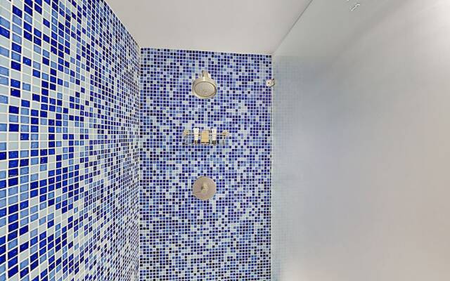 15tru2ag 3 Bedroom Condo