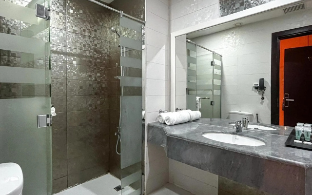 Al Mansour Plaza