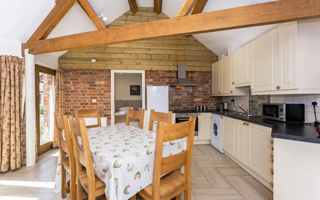 Classic Cotswolds Home near Littleworth
