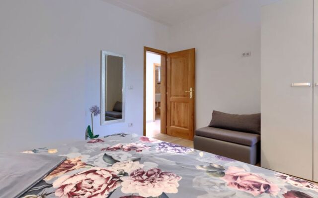 Apartment Mir Dorio