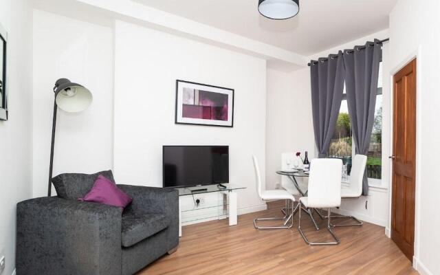 One Bedroom Apartment by Klass Living Serviced Accommodation Bellshill - Cosy  Apartment with WIFI  and Parking