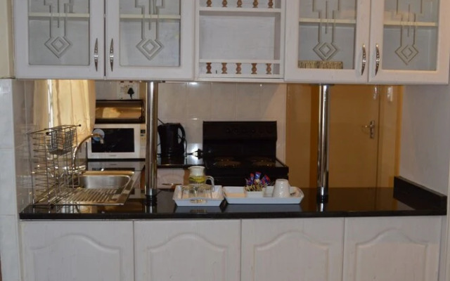 Iqhayiya Guest House