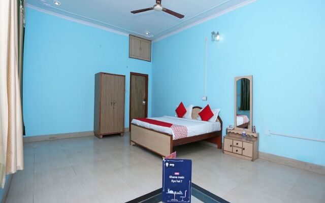 OYO 15492 Hotel Dolly