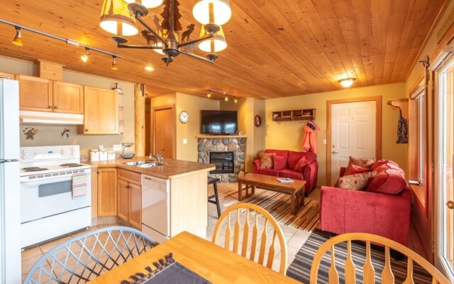 Creekview Court #4 2 Bedroom Townhouse by Redawning