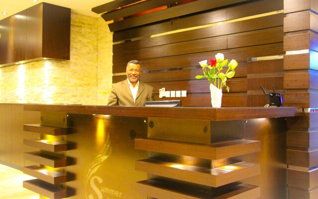 Summerland Suites