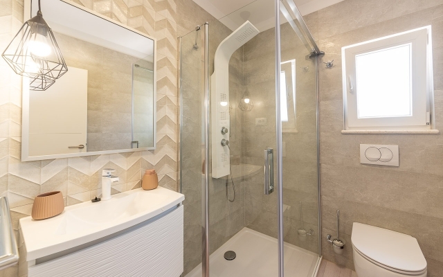 Apartment Renci - great location & sea view: A1 Bol, Island Brac