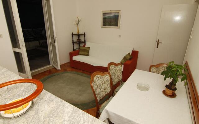 Apartment Tomy