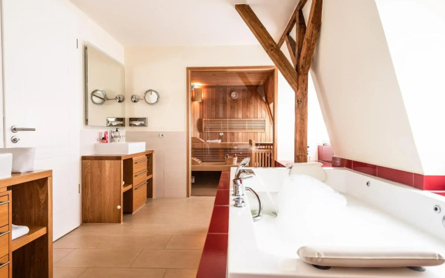 Tides Boutique Hotel