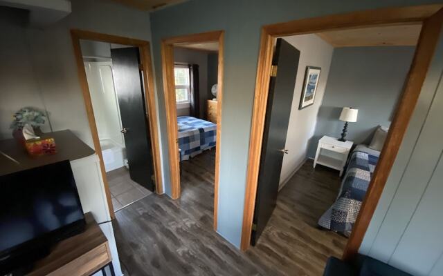 Pines Motel