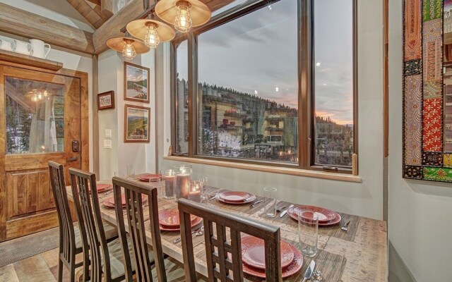 Skyrun 2 Bedroom Cabin by RedAwning