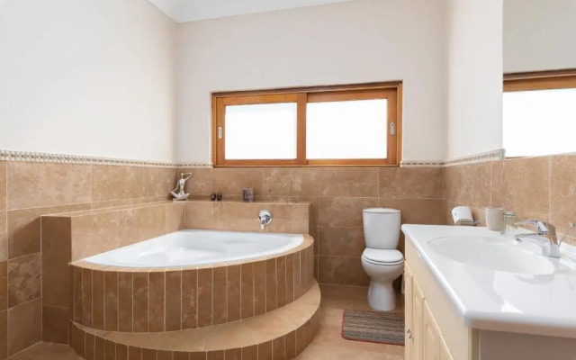 Thomson's Accommodation