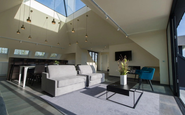 Swanky Villa in Gijzegem- Aalst with Terrace - фото 3