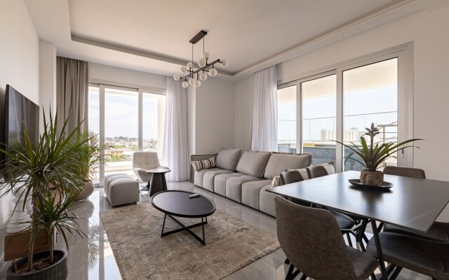 YAMAS Urban Living Sunny Pool Penthouse