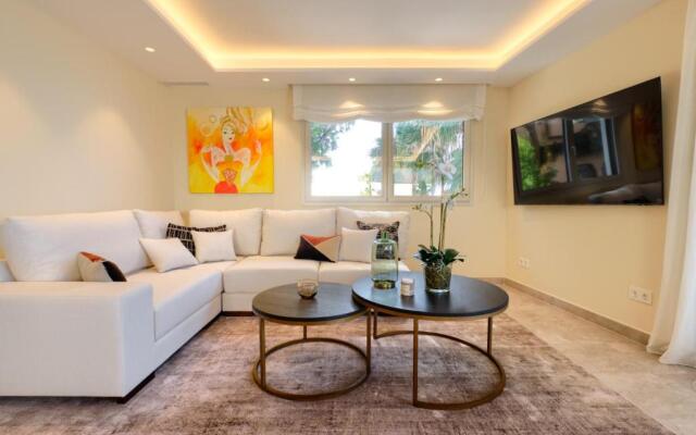 Luxury 3 Bedroom Beach Front Apartment in Marbella