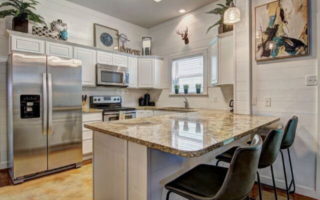 7th Sunrise 3 Bedroom Condo by RedAwning