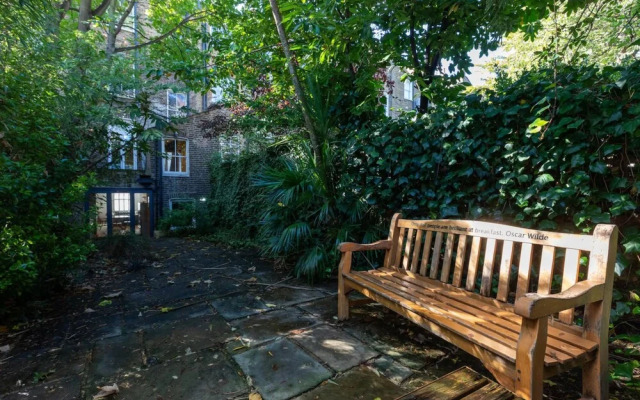 Charming 2 Bedroom House in Angel