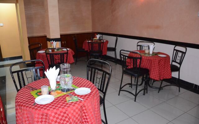 Chomba Hotel