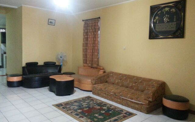 Villa Kota Bunga Cosmos