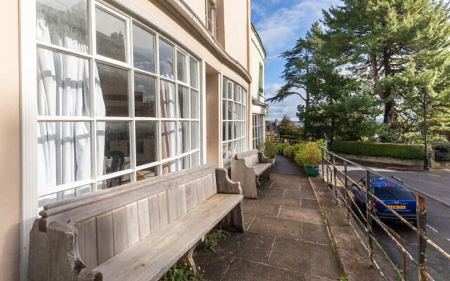 Bright & Quirky 3BD Home - Wellington Terrace!