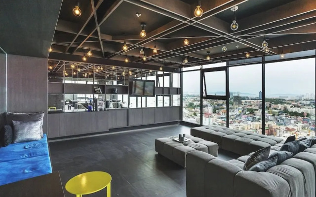 2 Bed Room, Spacious Place at Central Pattaya