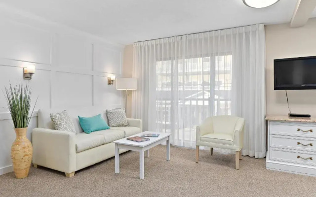 Brighton Suites Hotel